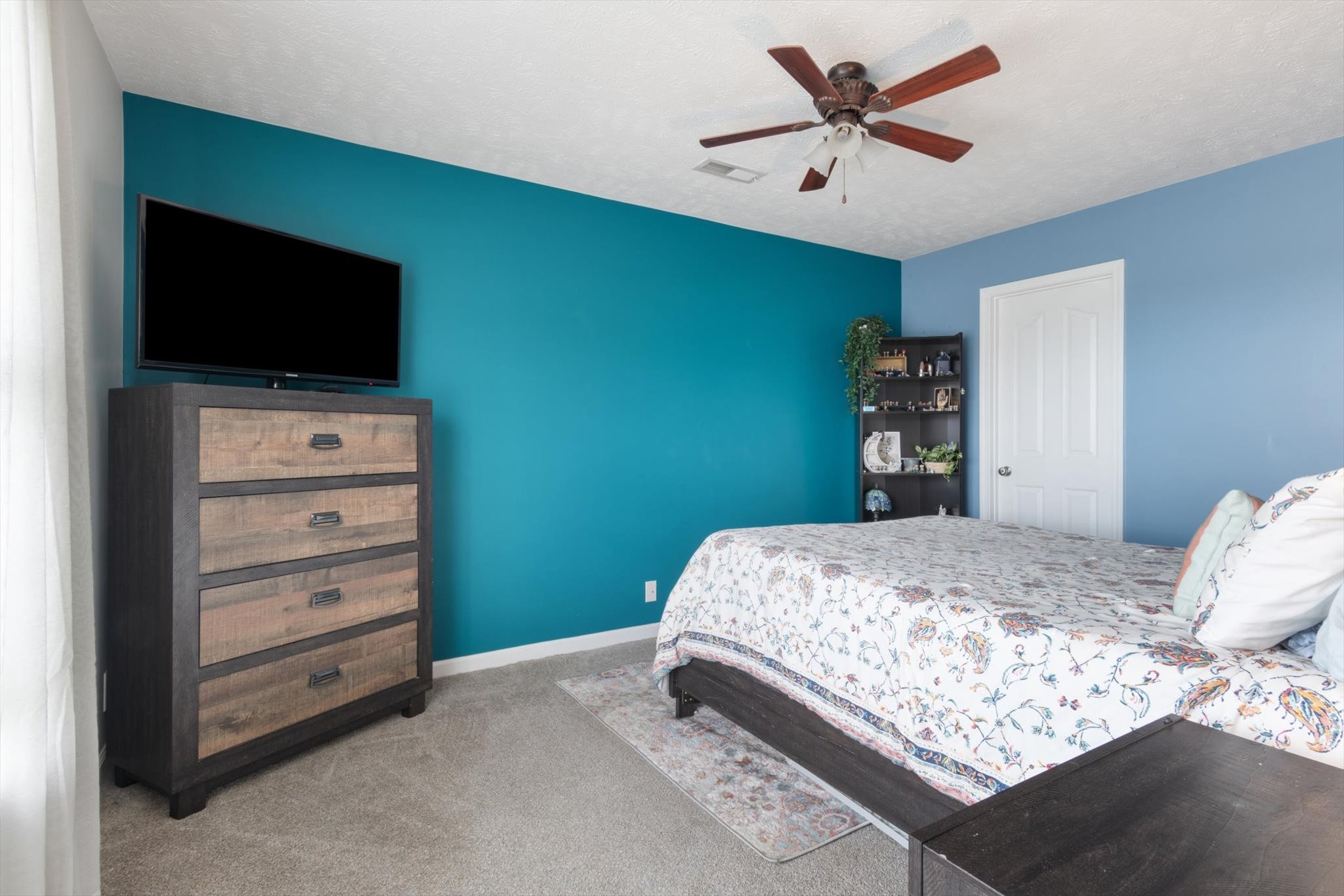 127 Cataract Dr