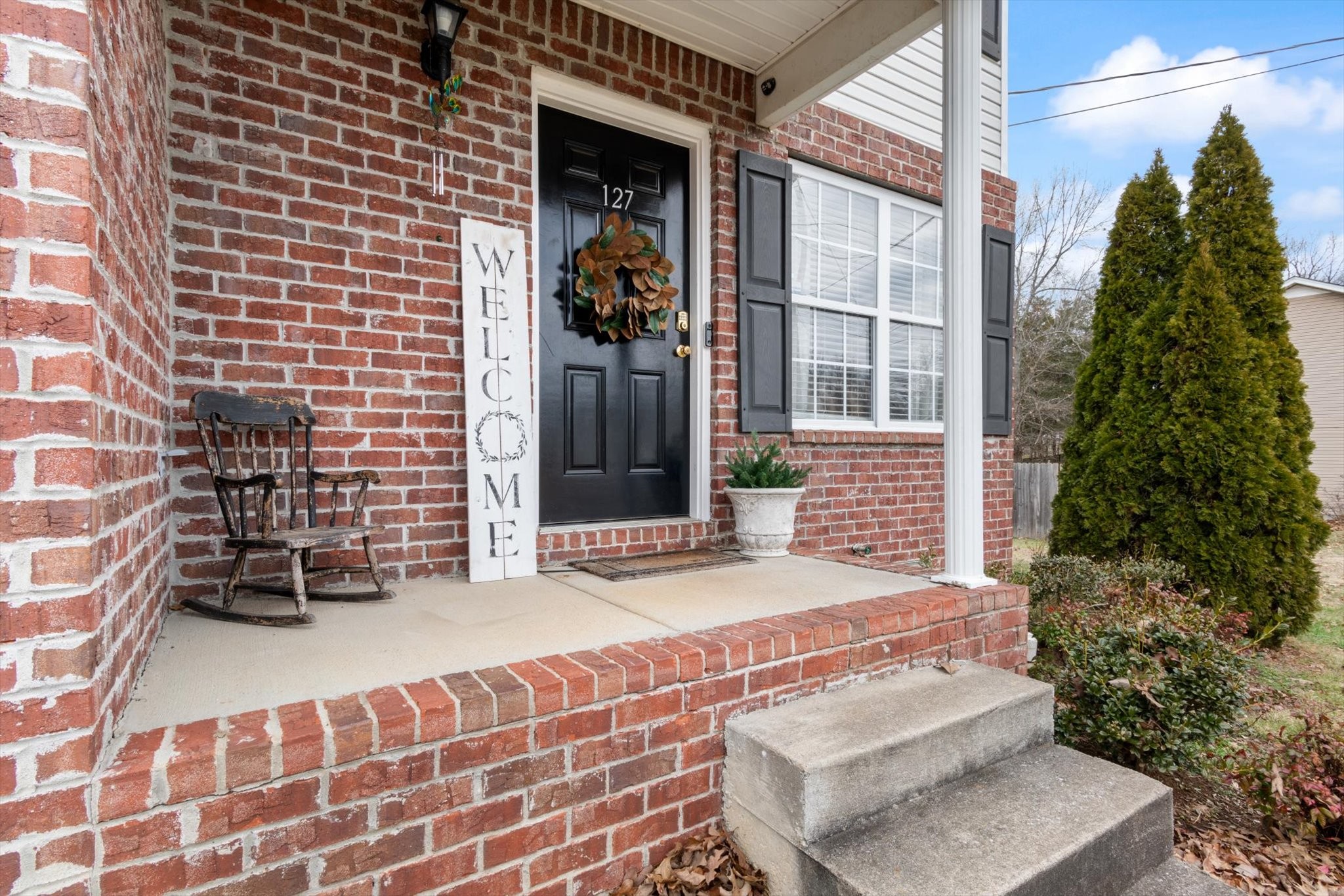127 Cataract Dr