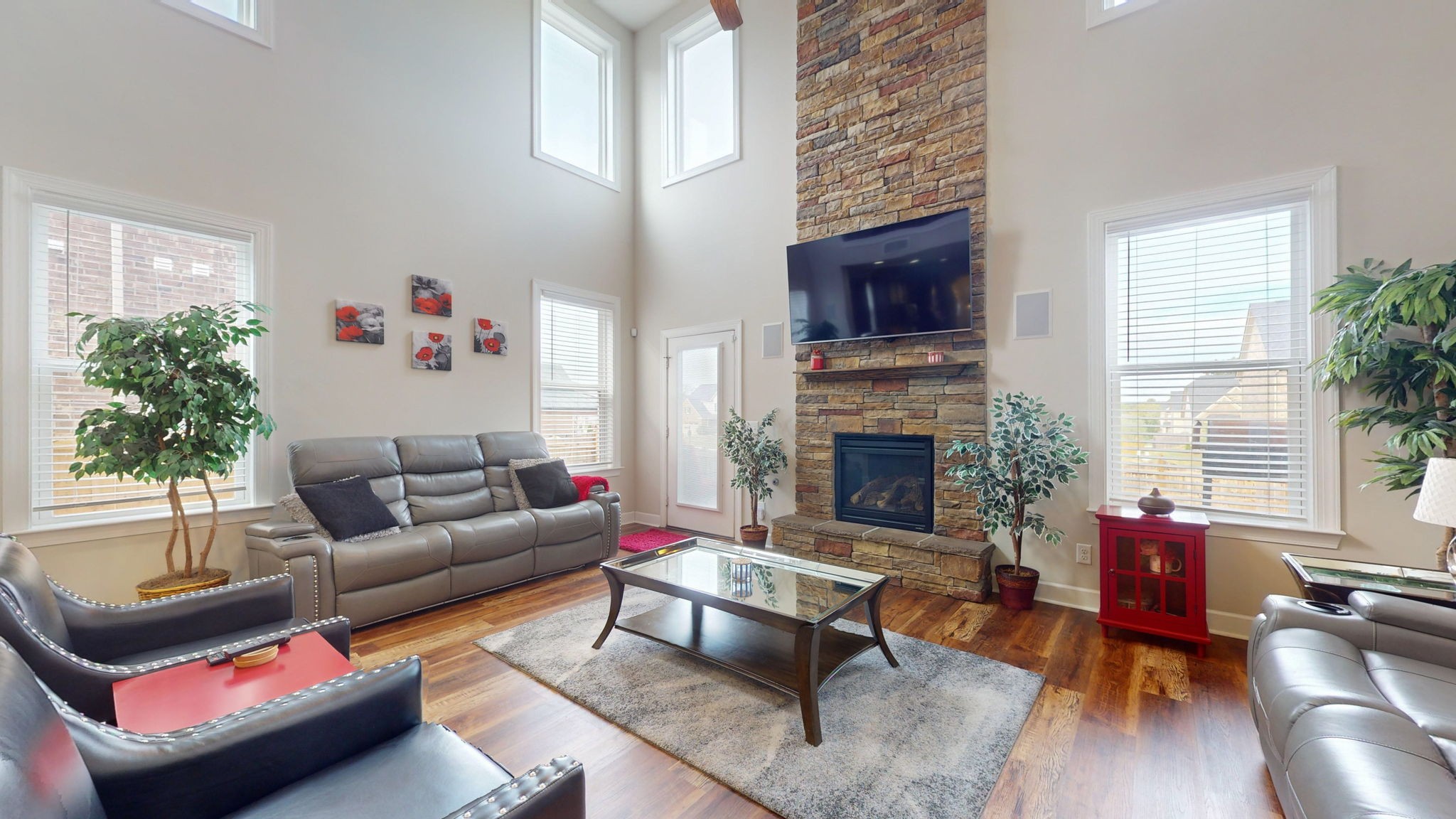 4990 Napoli Dr