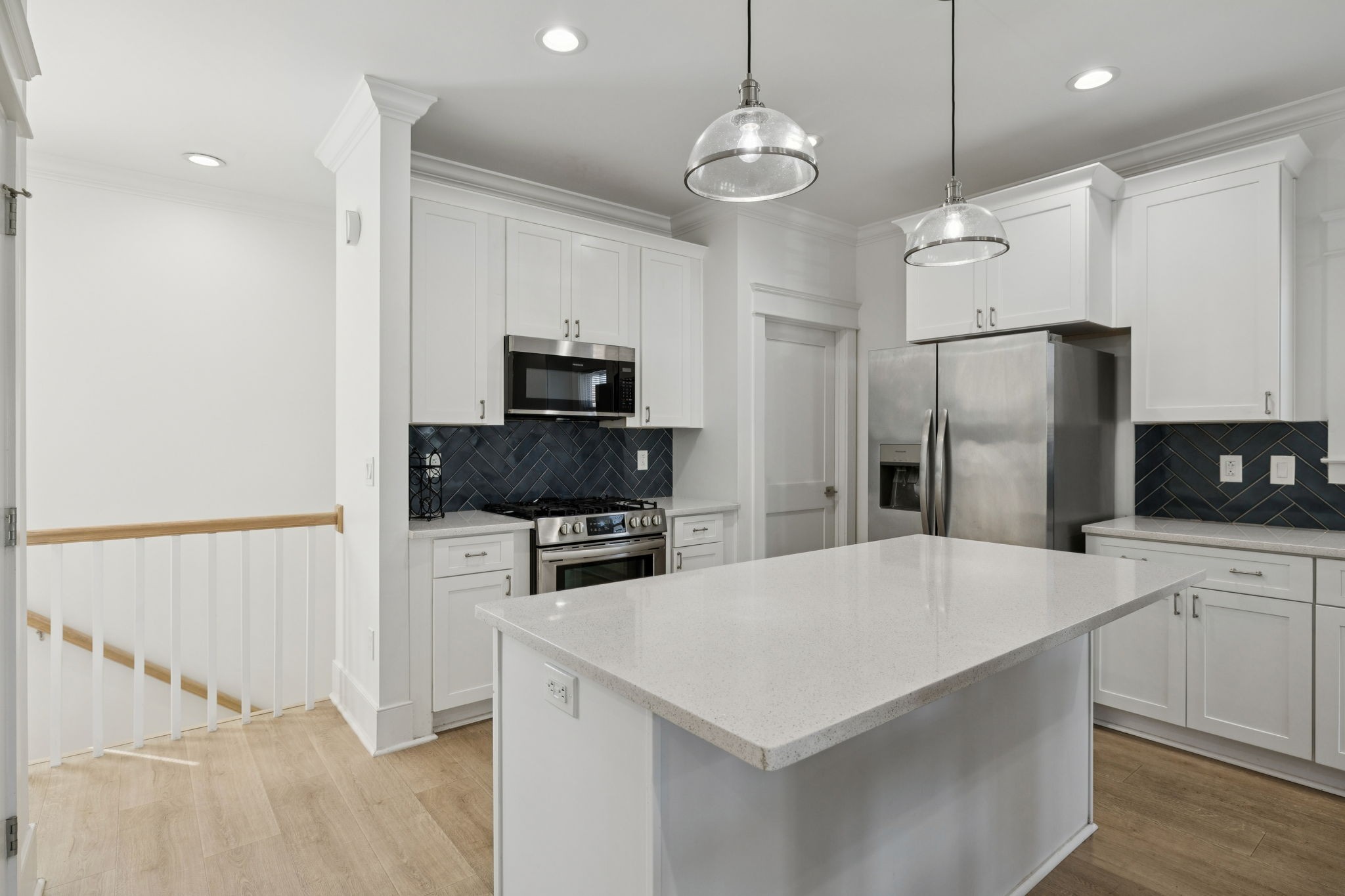 1621 9th Ave, N Unit: B