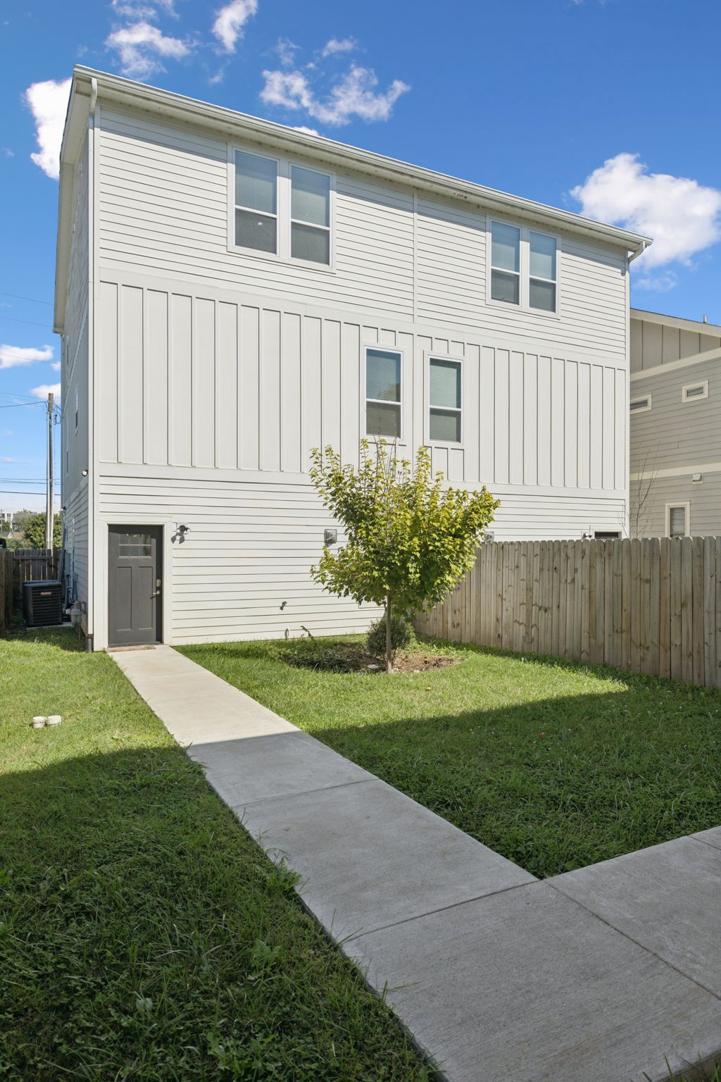 1621 9th Ave, N Unit: B