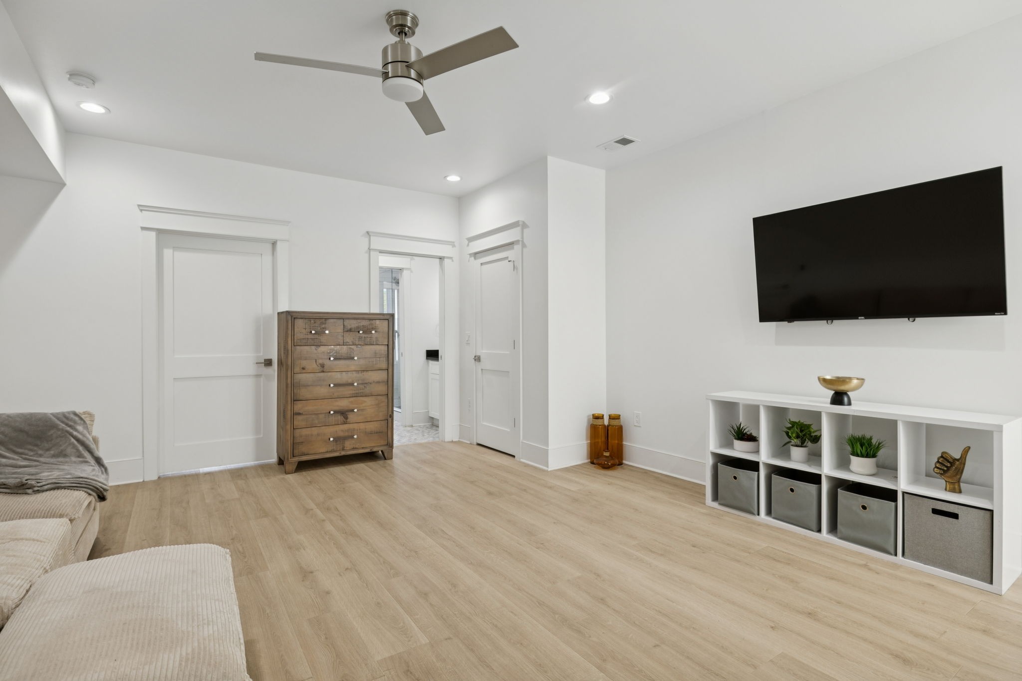 1621 9th Ave, N Unit: B