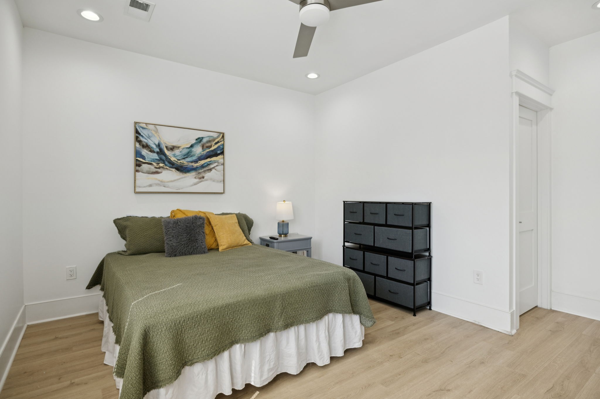 1621 9th Ave, N Unit: B