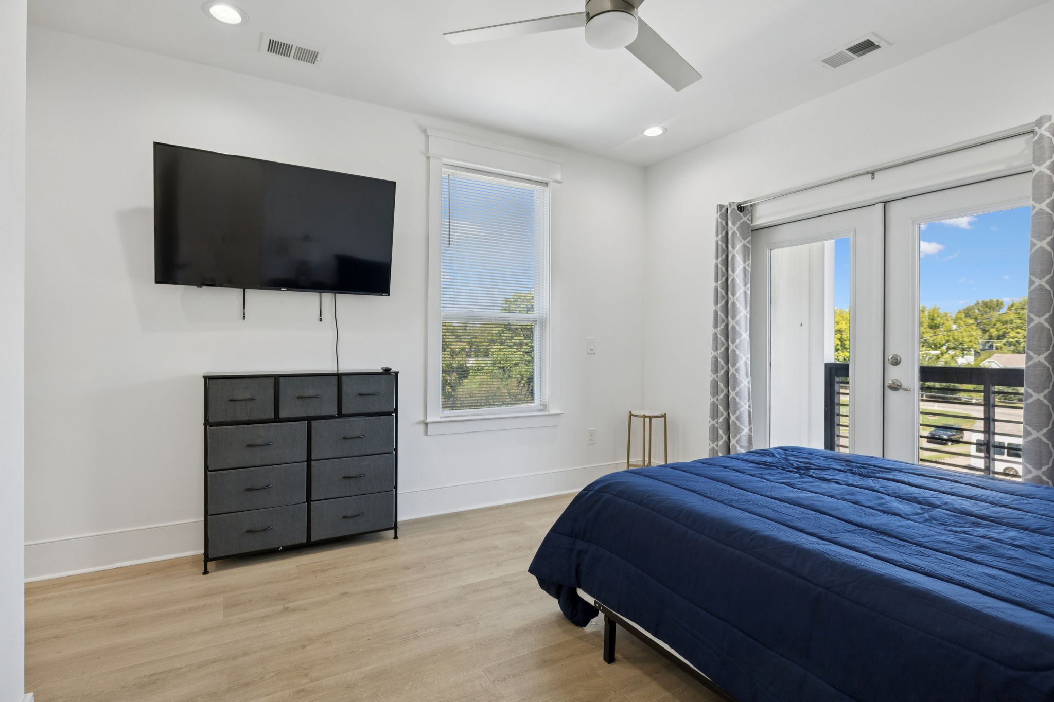 1621 9th Ave, N Unit: B
