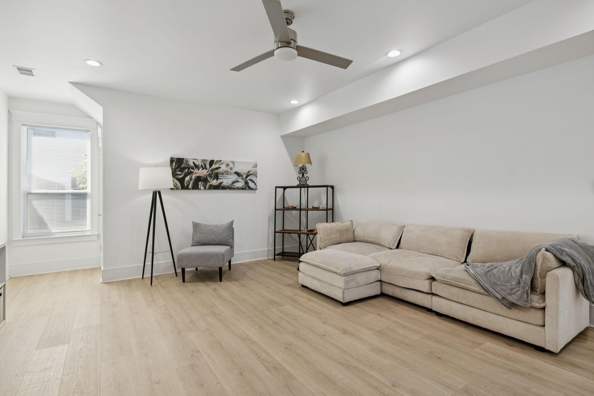 1621 9th Ave, N Unit: B