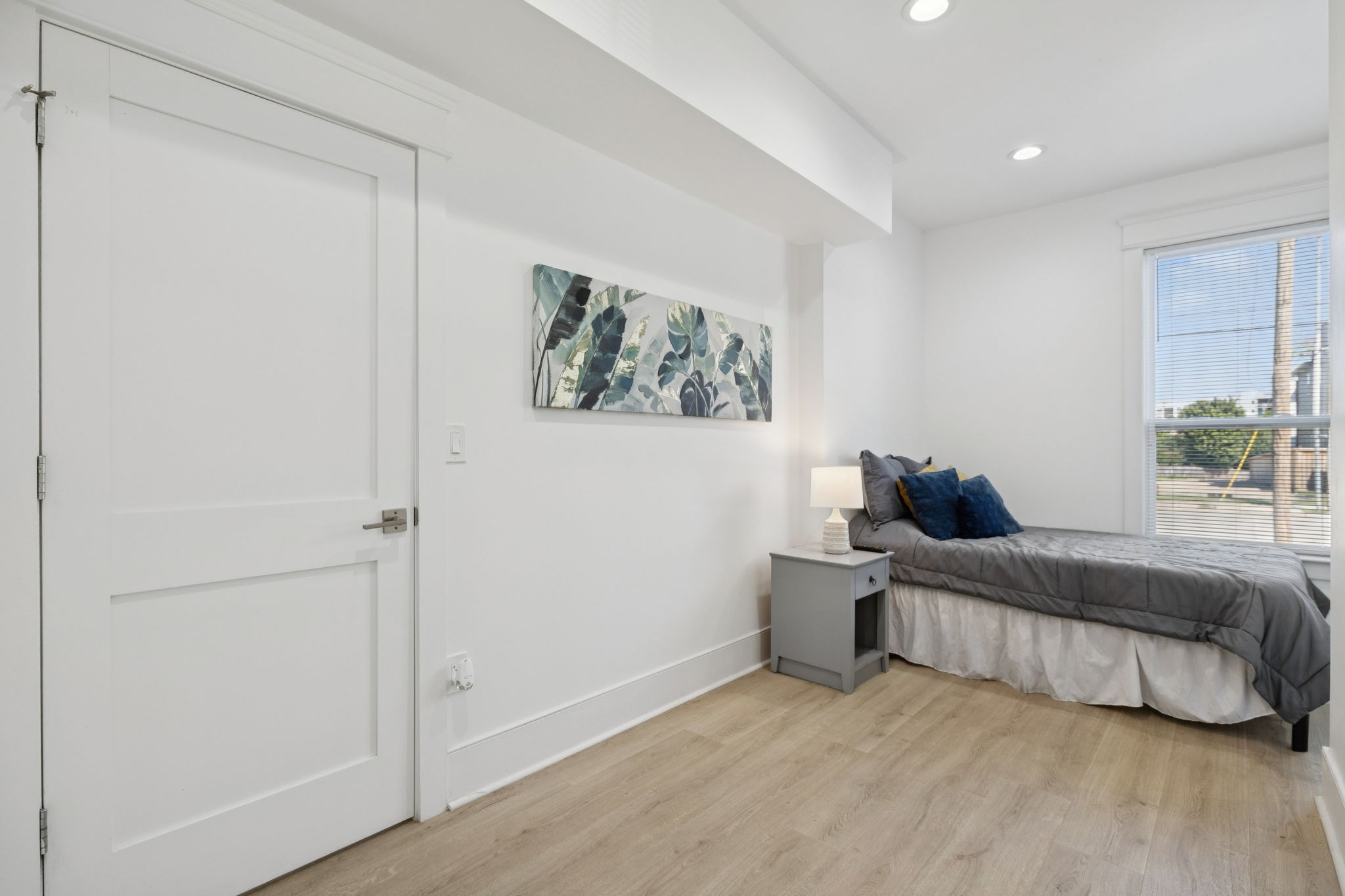 1621 9th Ave, N Unit: B