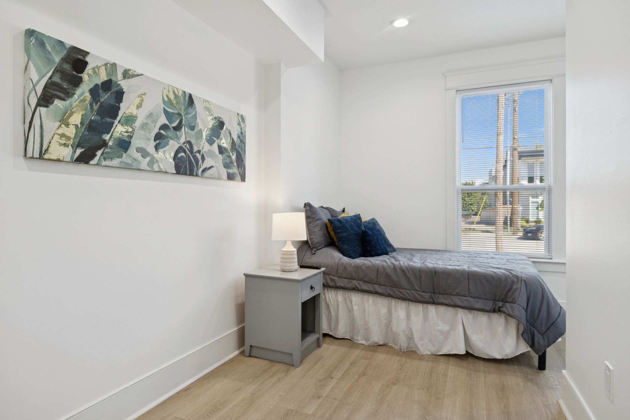 1621 9th Ave, N Unit: B