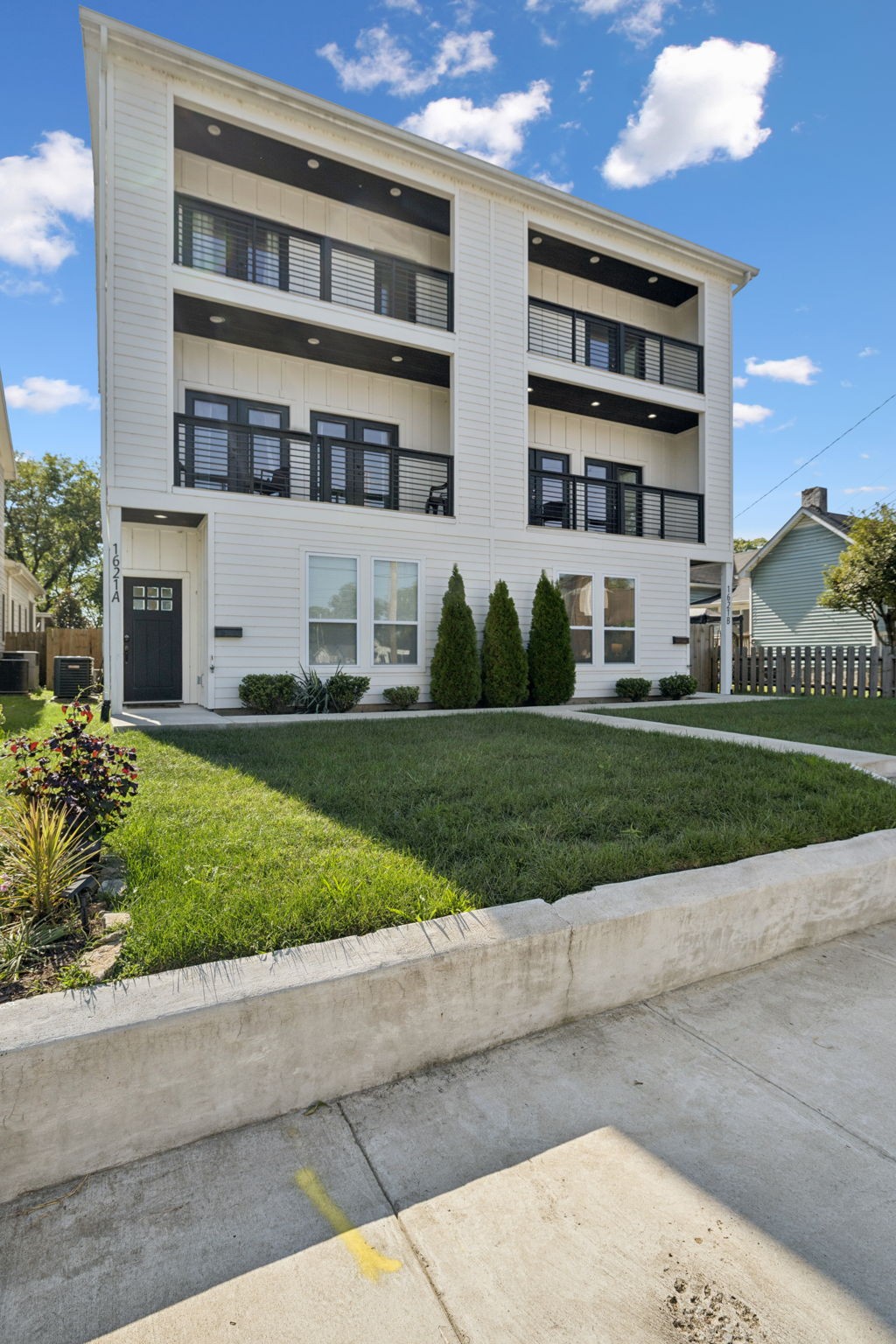 1621 9th Ave, N Unit: B