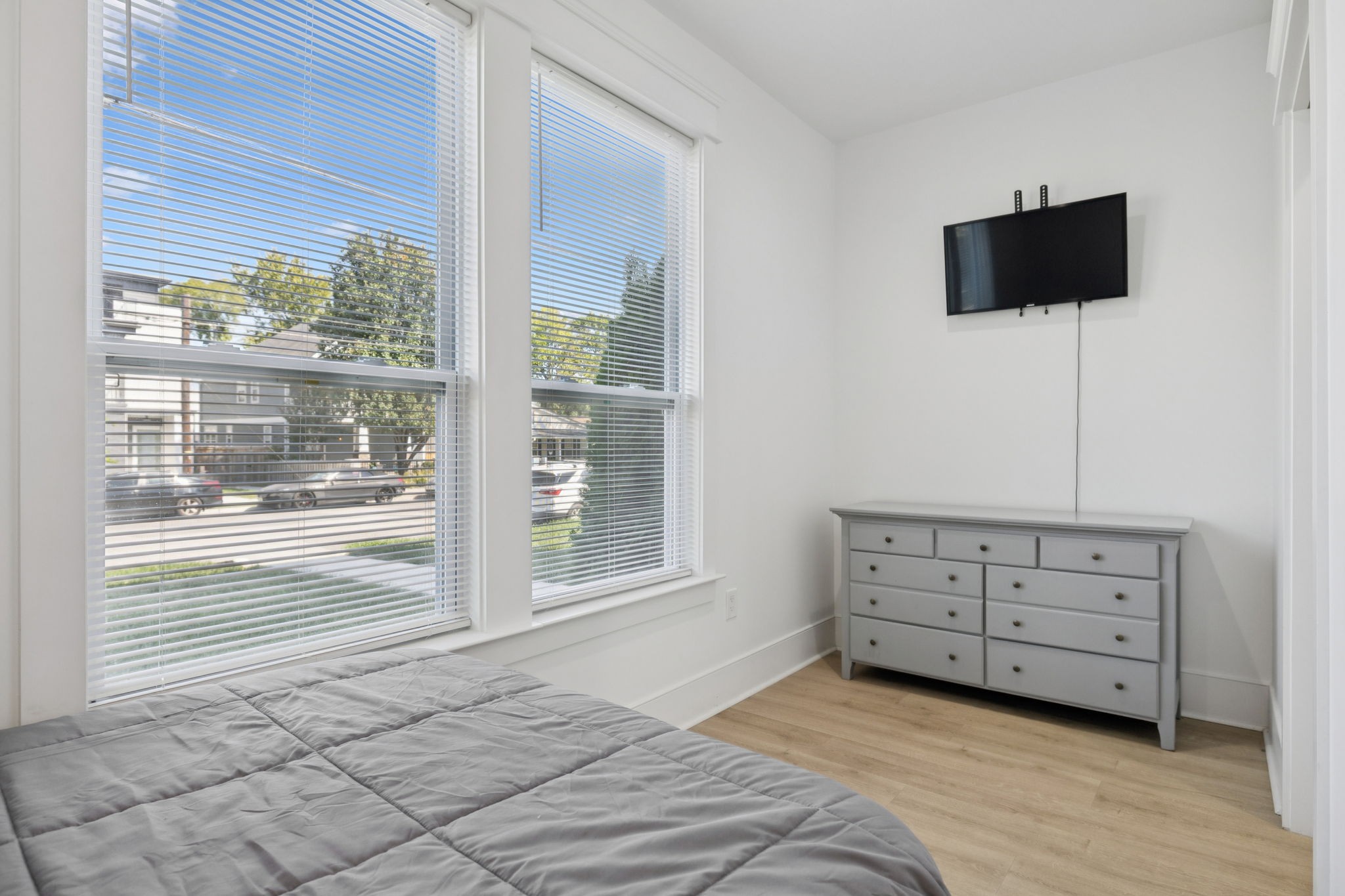 1621 9th Ave, N Unit: B
