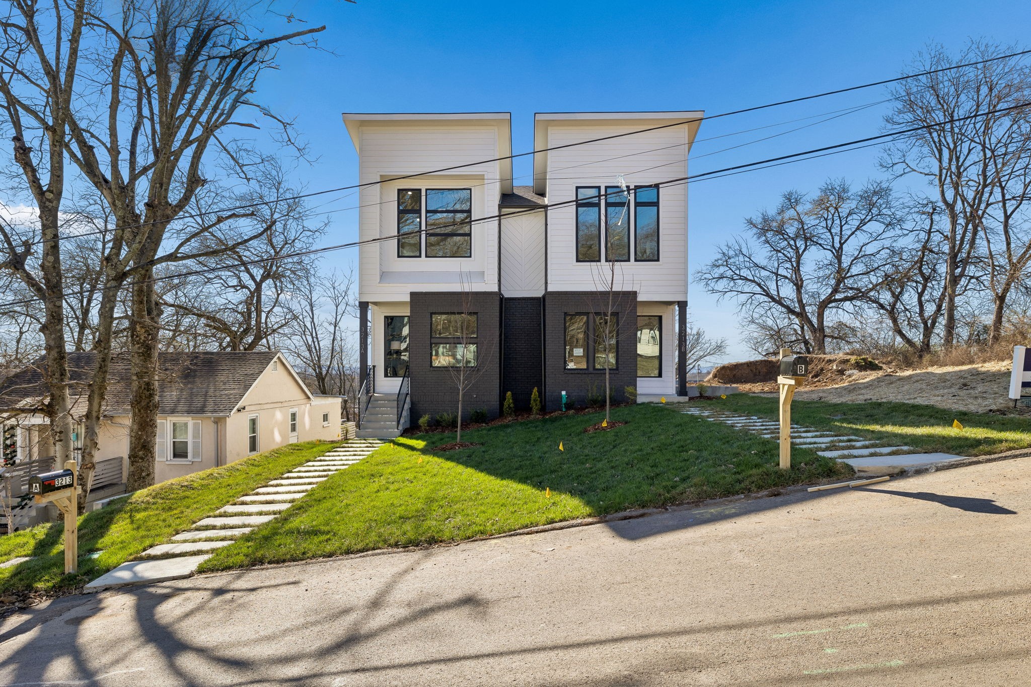 3213 Resha Ln Unit: A