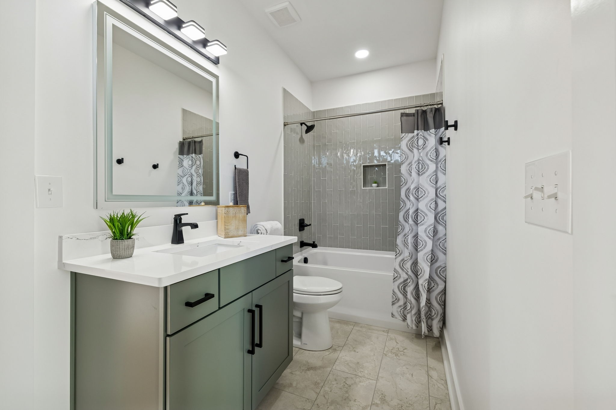 3213 Resha Ln Unit: A