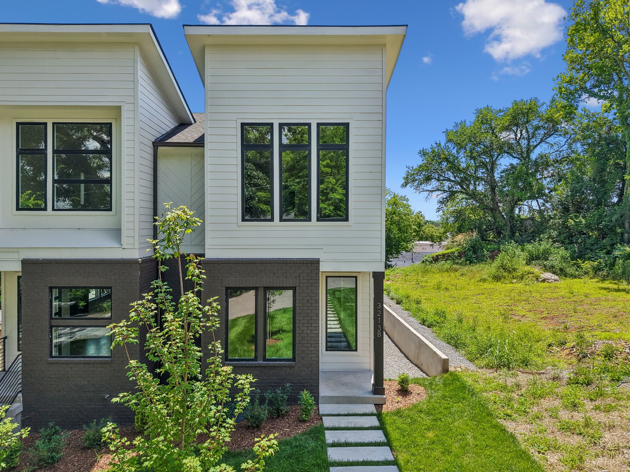 3213 Resha Ln Unit: B