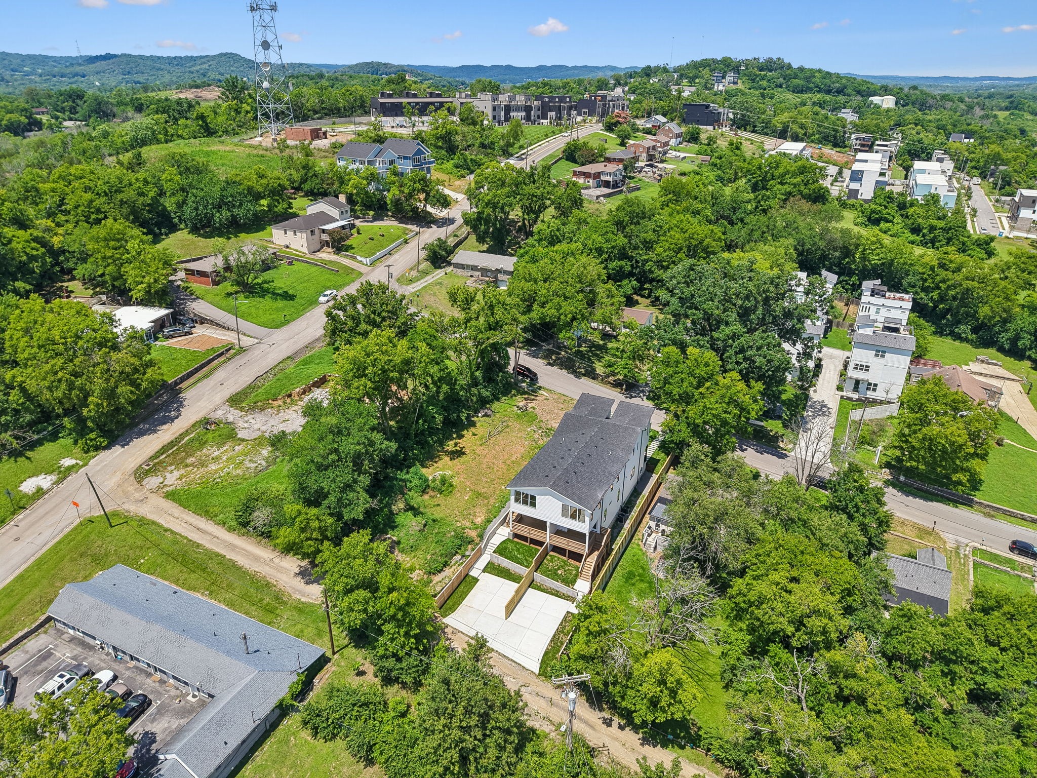 3213 Resha Ln Unit: B