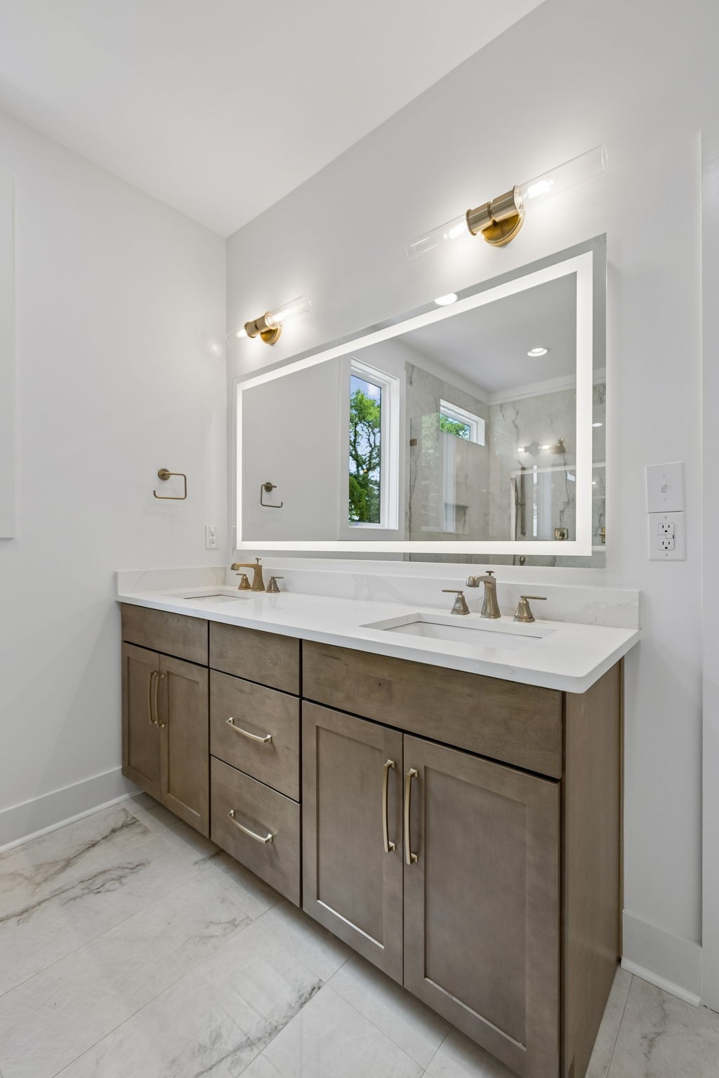 3213 Resha Ln Unit: B