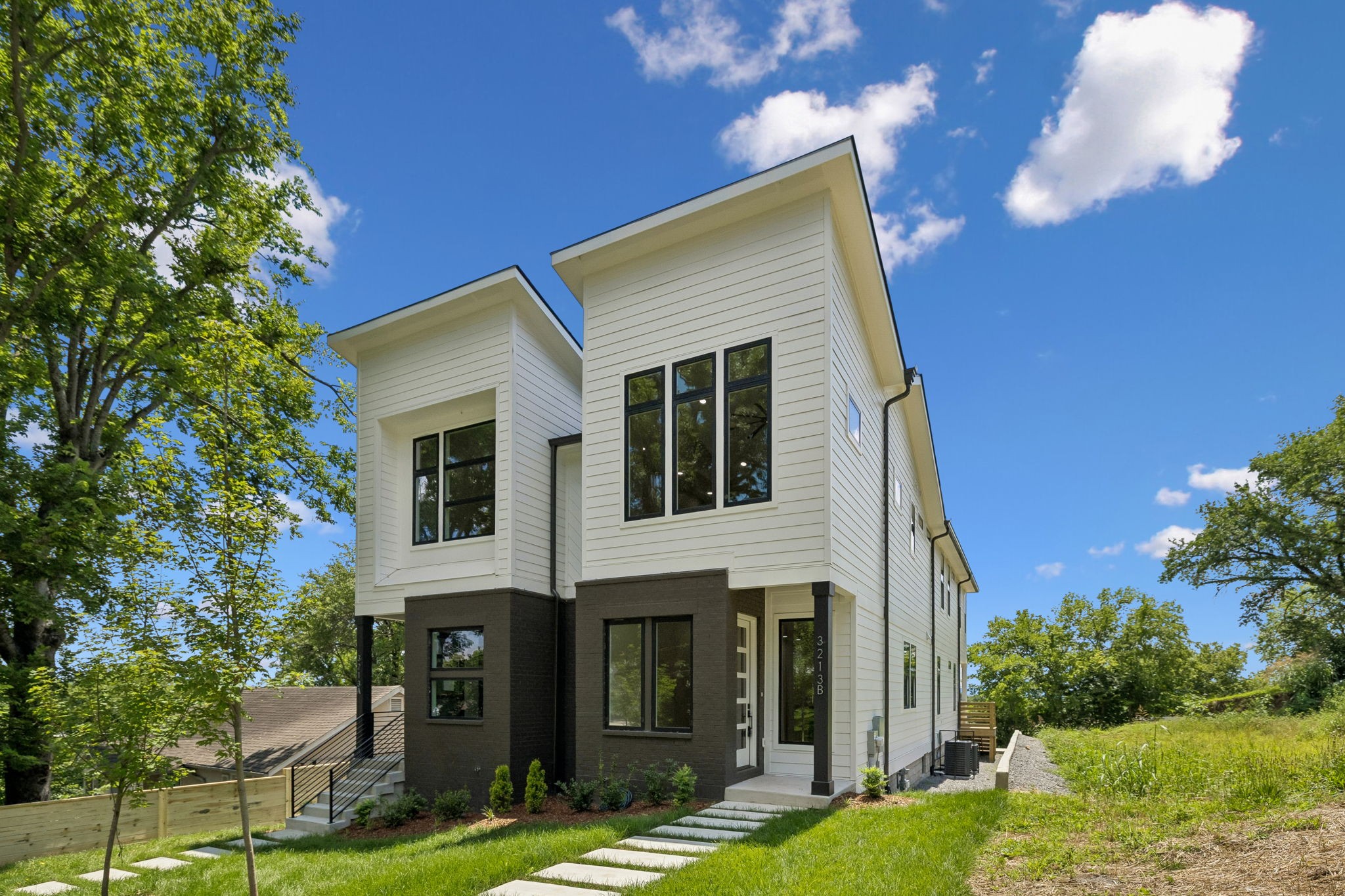 3213 Resha Ln Unit: B