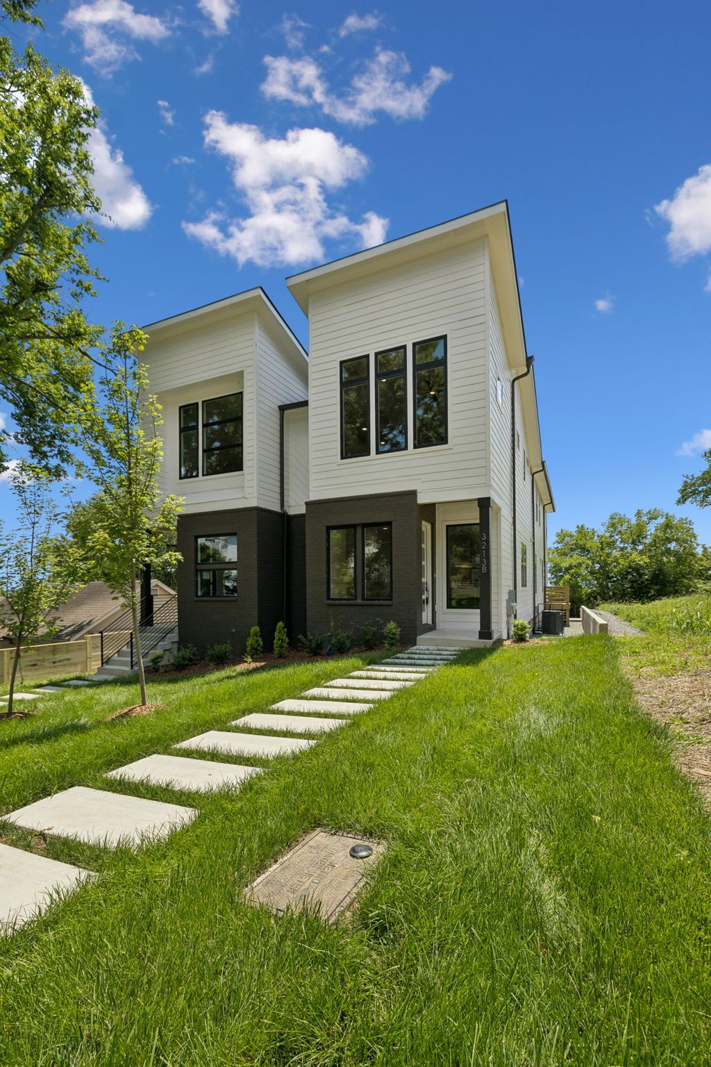 3213 Resha Ln Unit: B