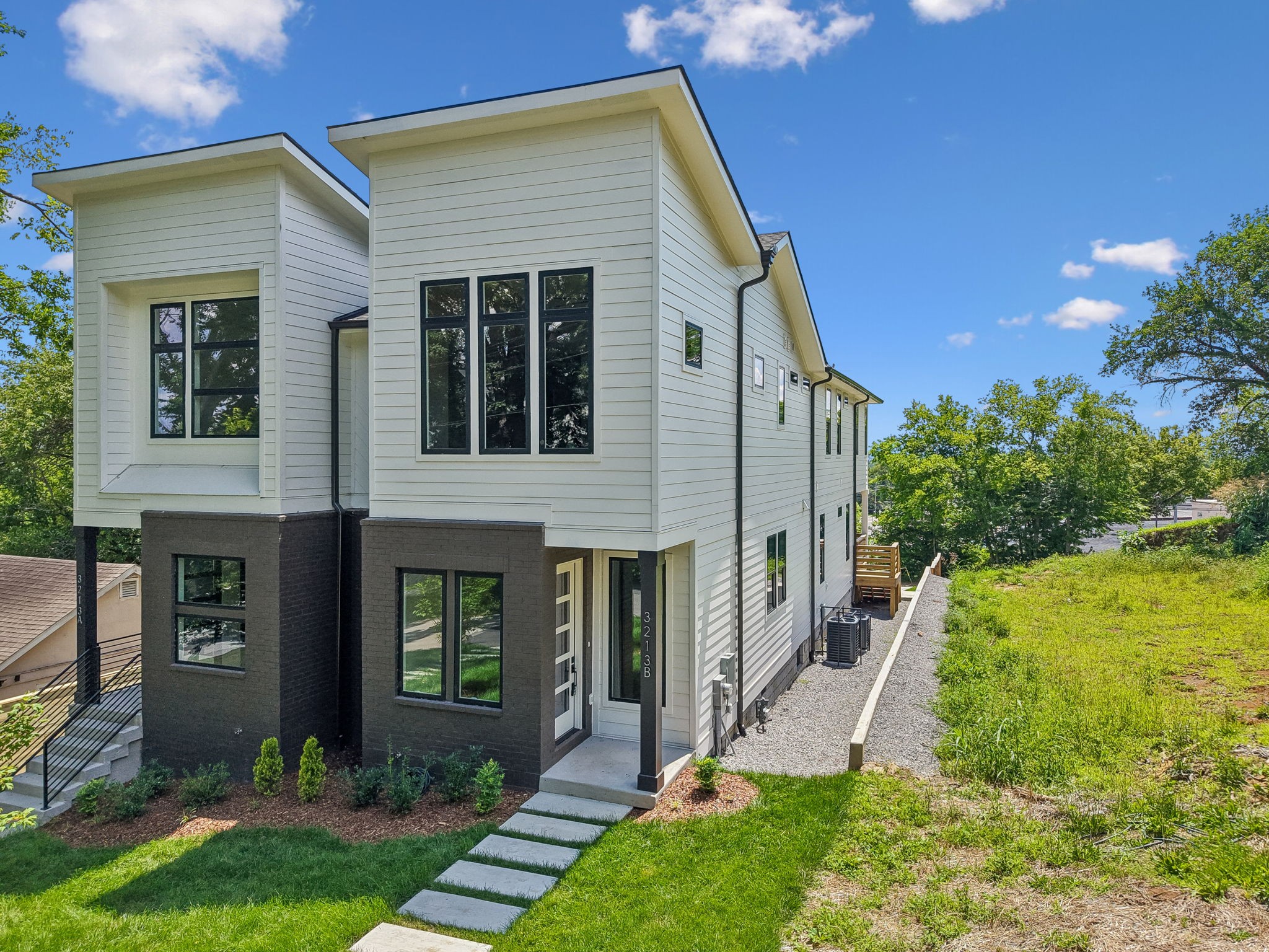 3213 Resha Ln Unit: B