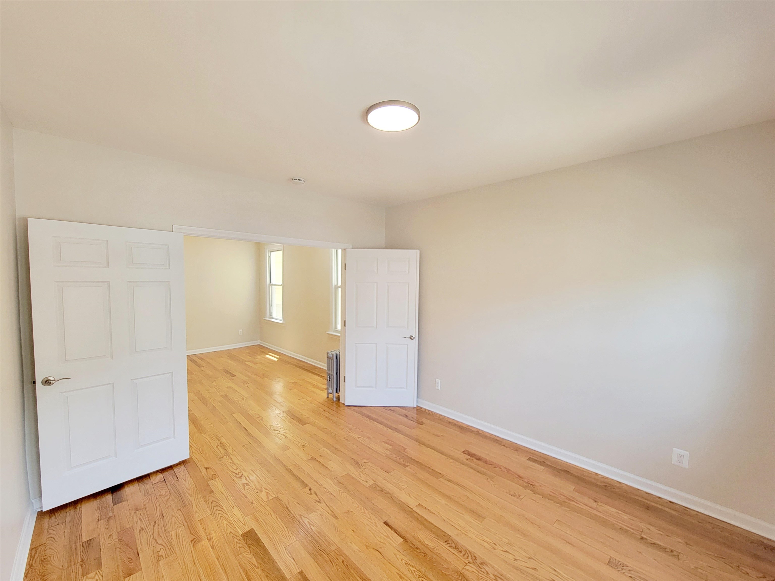 320 COLUMBIA AVE Unit: 1