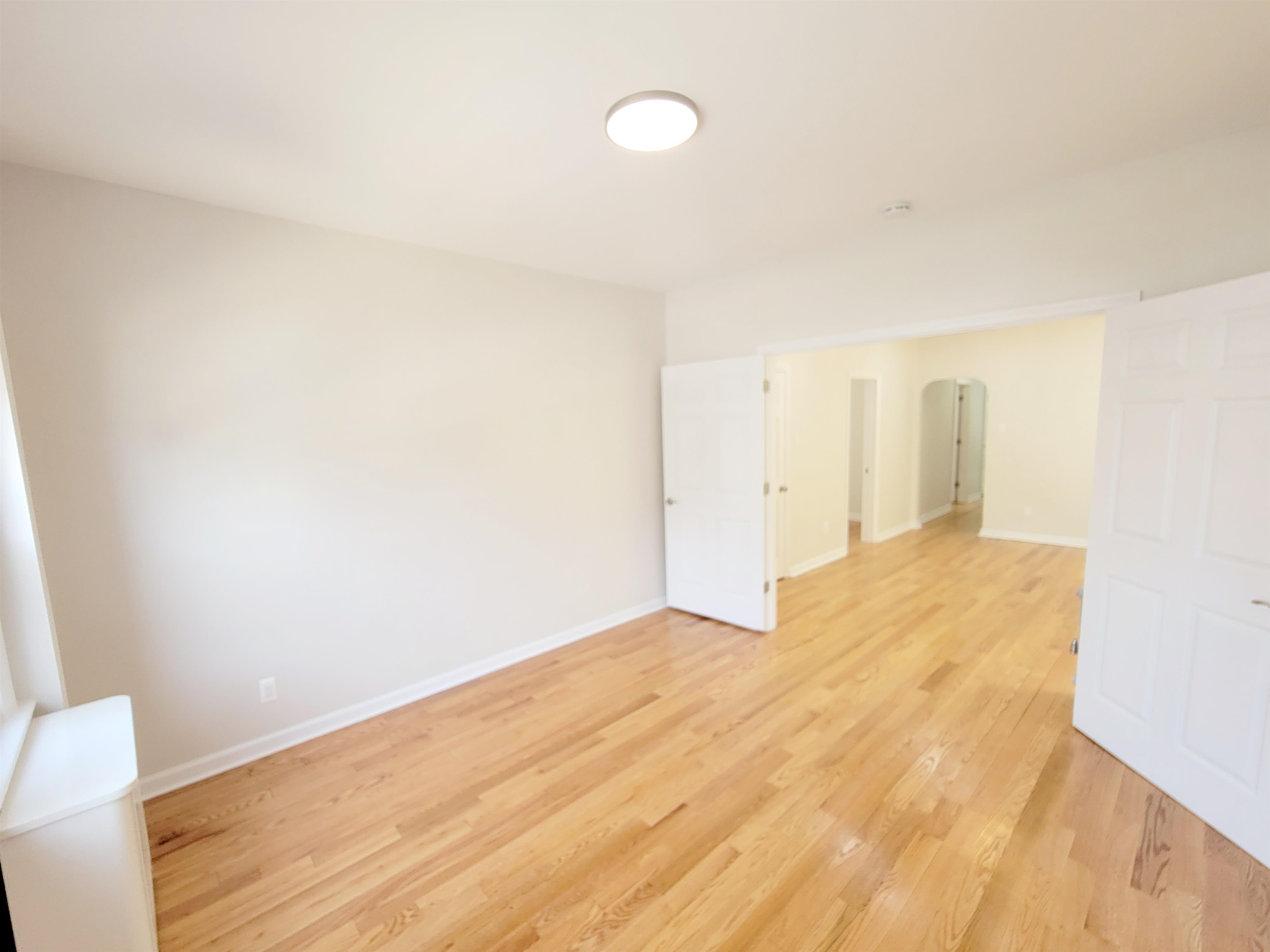 320 COLUMBIA AVE Unit: 1