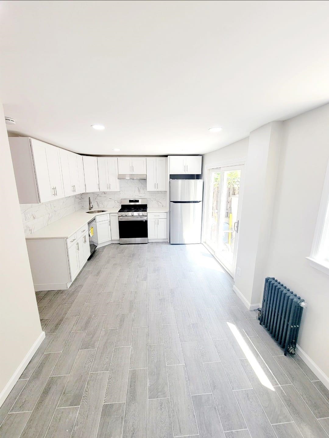 320 COLUMBIA AVE Unit: 1
