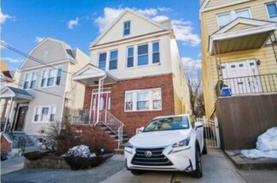320 COLUMBIA AVE Unit: 1
