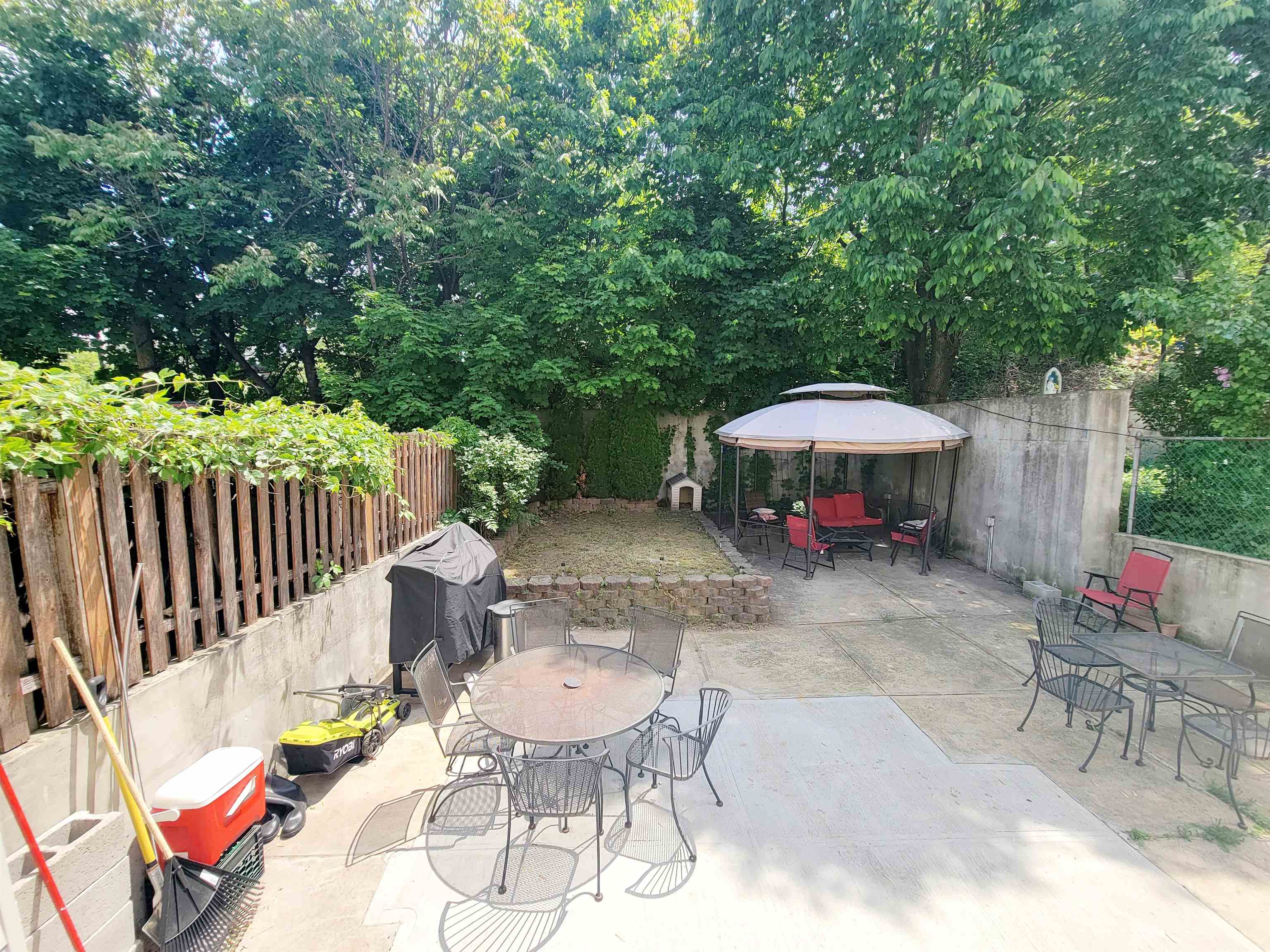 320 COLUMBIA AVE Unit: 1