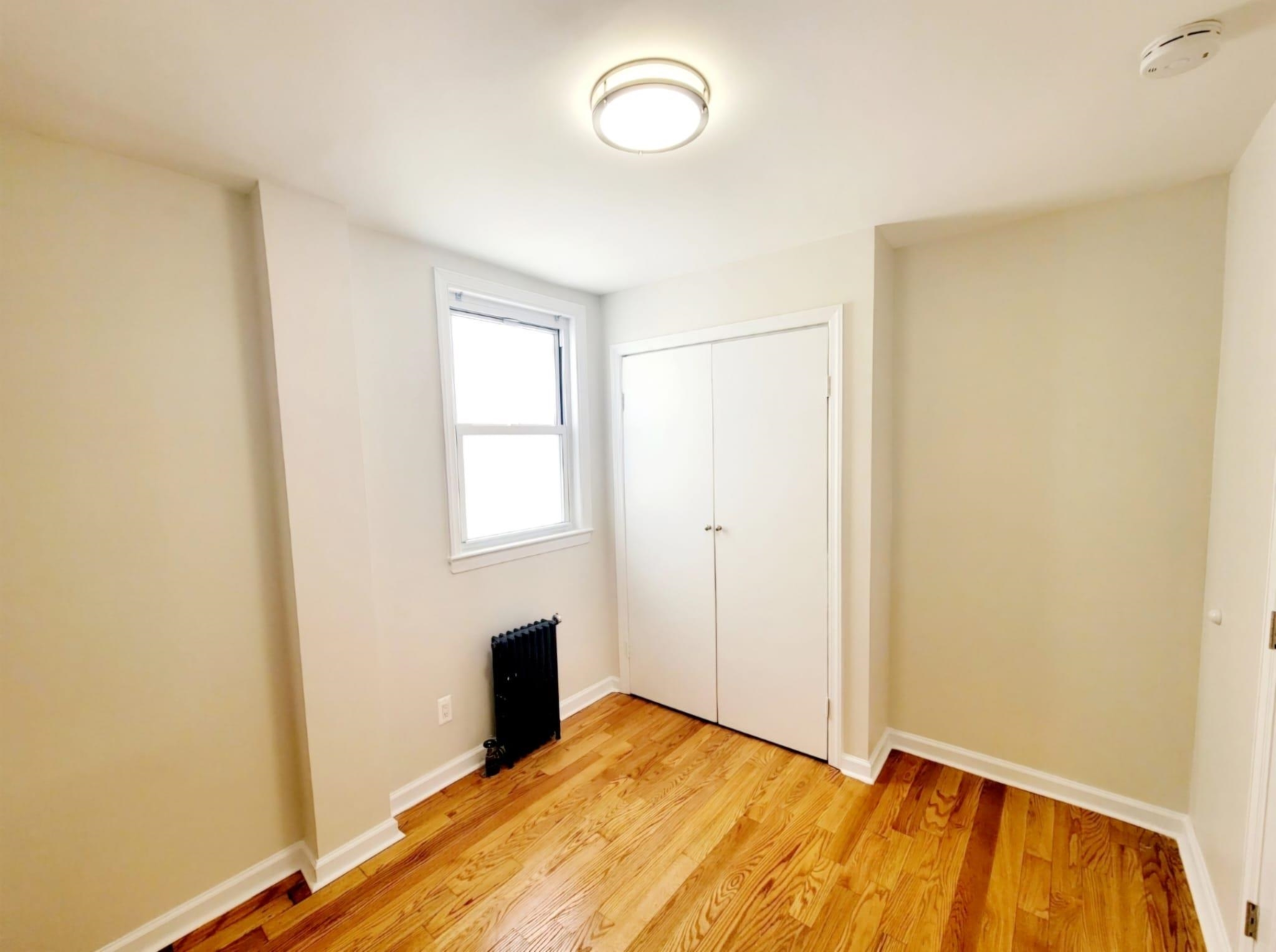 320 COLUMBIA AVE Unit: 1