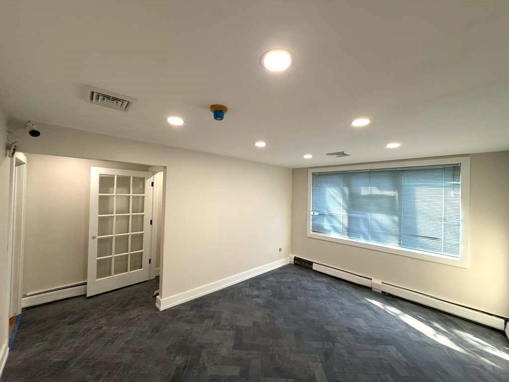 650 BERGEN AVE