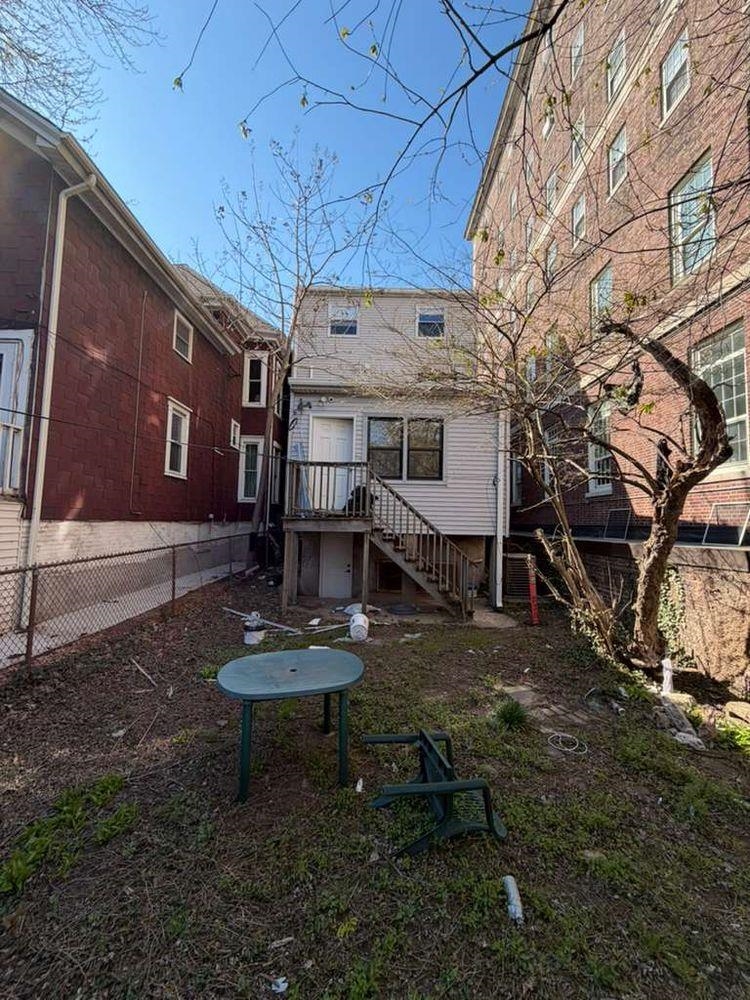650 BERGEN AVE