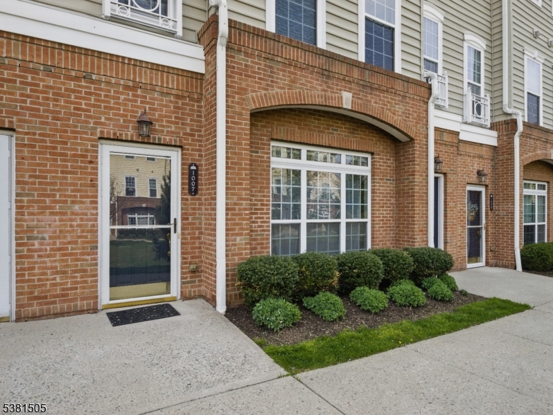1007 Cunningham Ct 1007