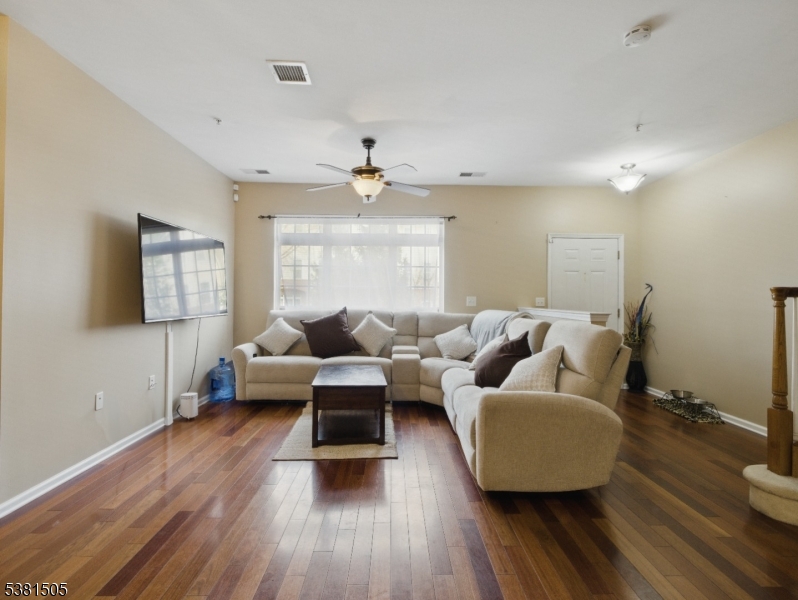 1007 Cunningham Ct 1007