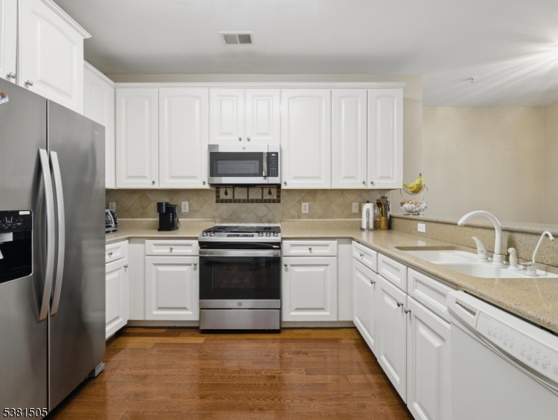 1007 Cunningham Ct 1007