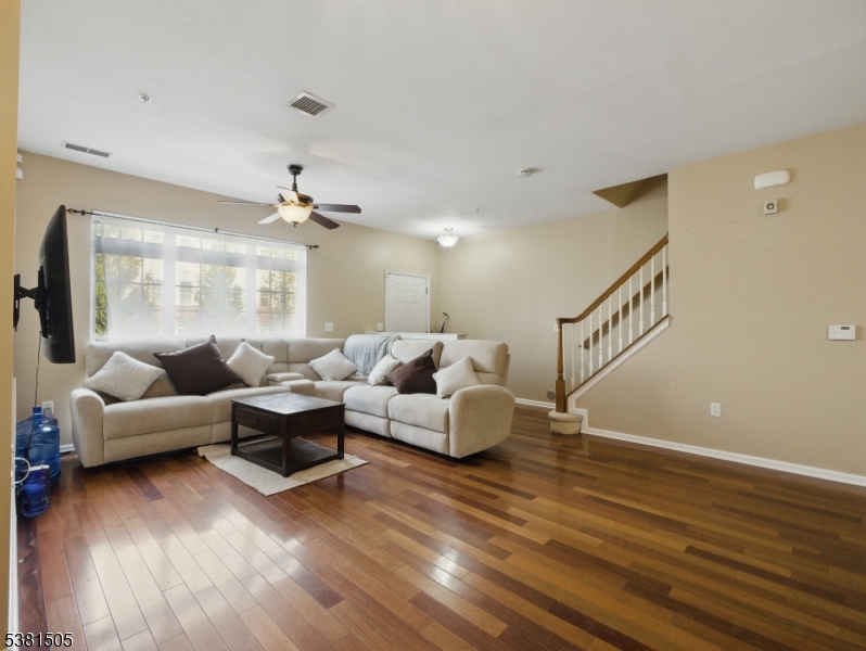 1007 Cunningham Ct 1007