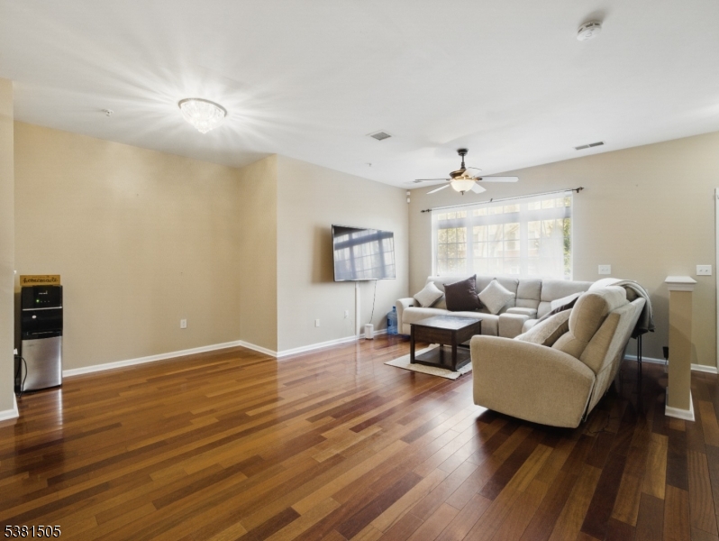 1007 Cunningham Ct 1007