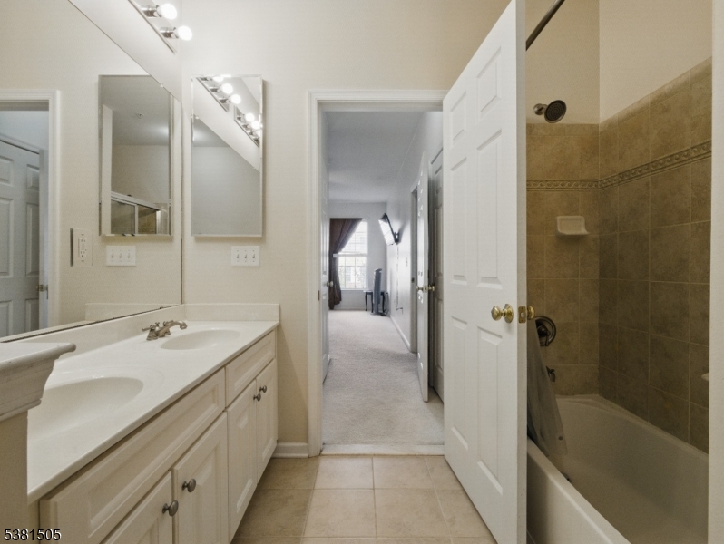 1007 Cunningham Ct 1007