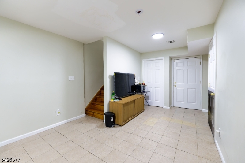 193 Renner Ave