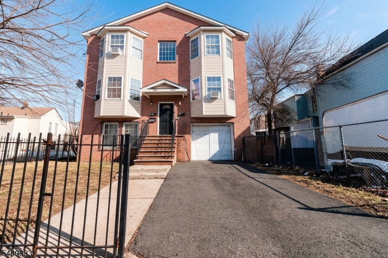 289-291 S 7Th St