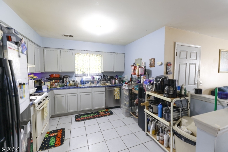 297 Avon Ave