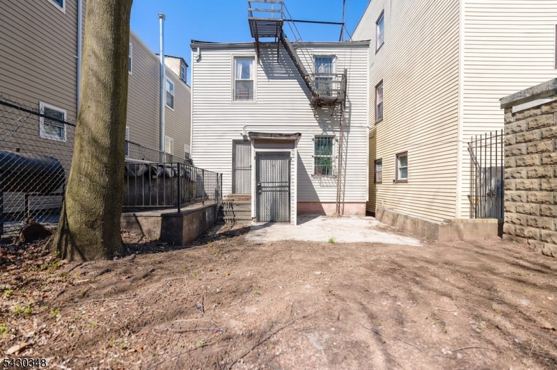 58 11Th Ave