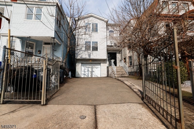 297 Avon Ave