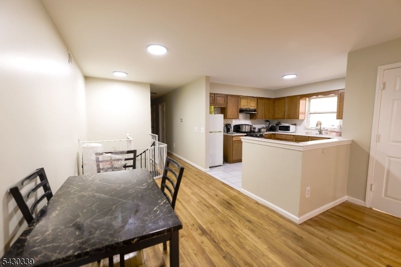 297 Avon Ave