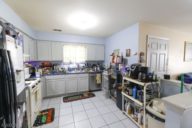 297 Avon Ave