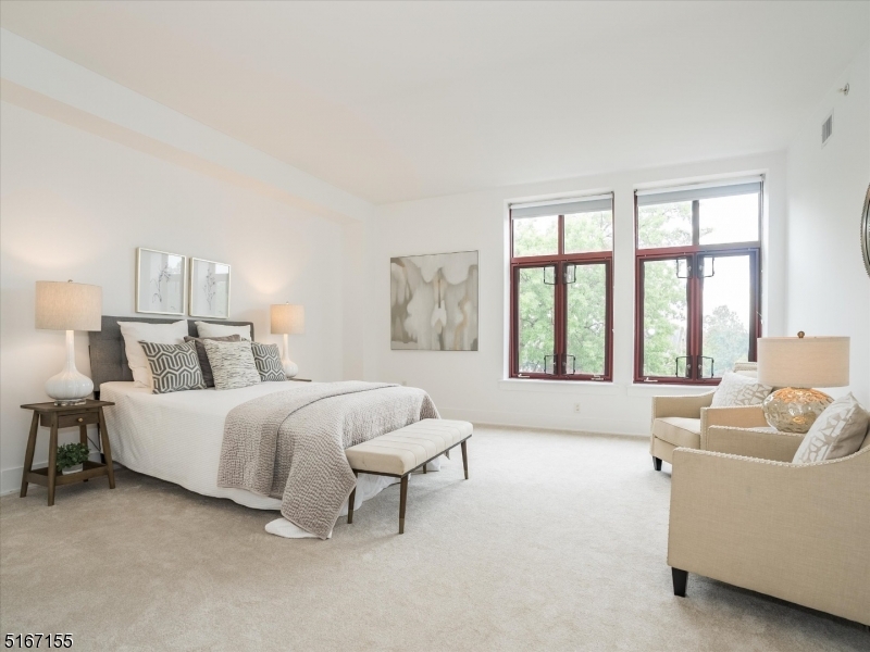 85 Park Ave Unit: 402
