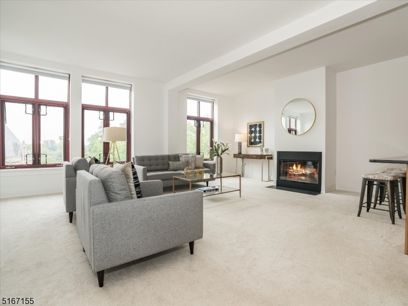 85 Park Ave Unit: 402