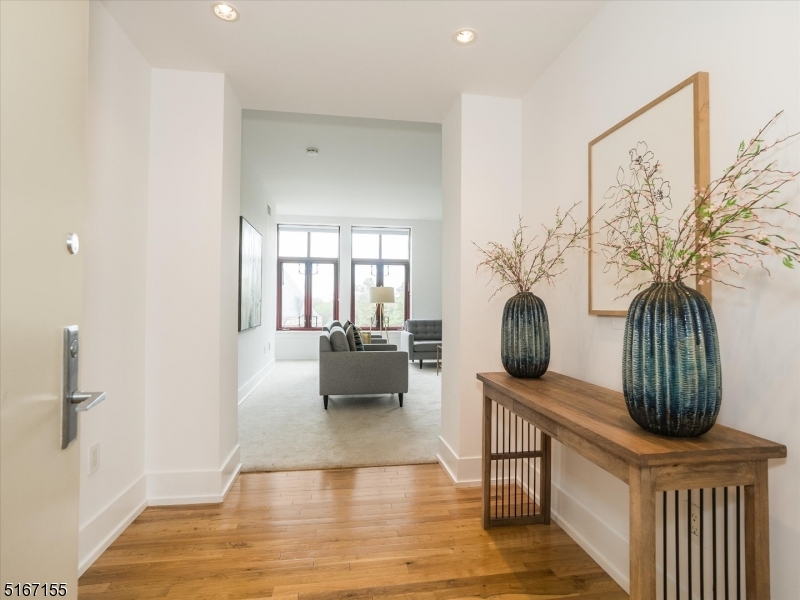 85 Park Ave Unit: 402