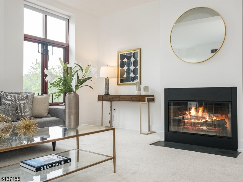 85 Park Ave Unit: 402