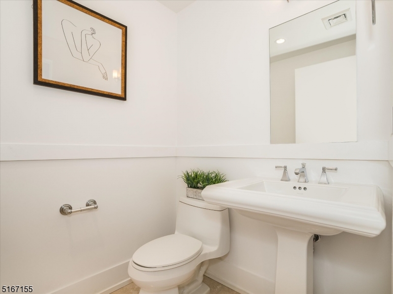 85 Park Ave Unit: 402