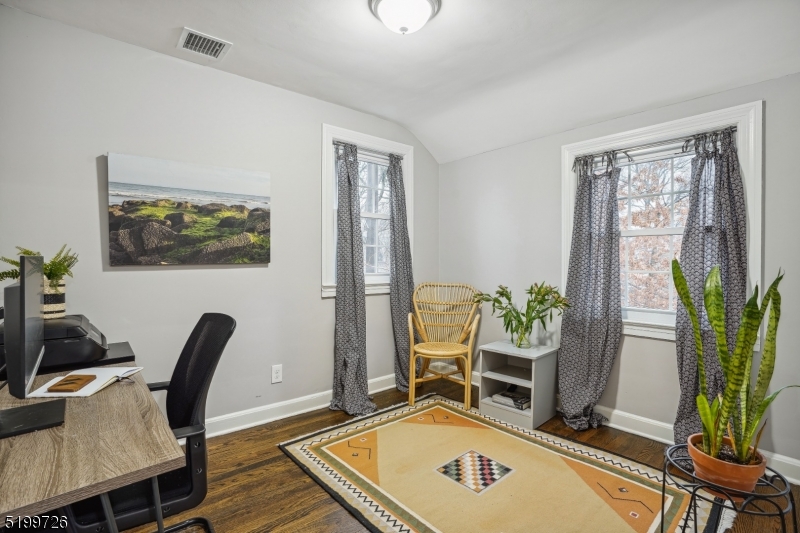 265 Ward Pl