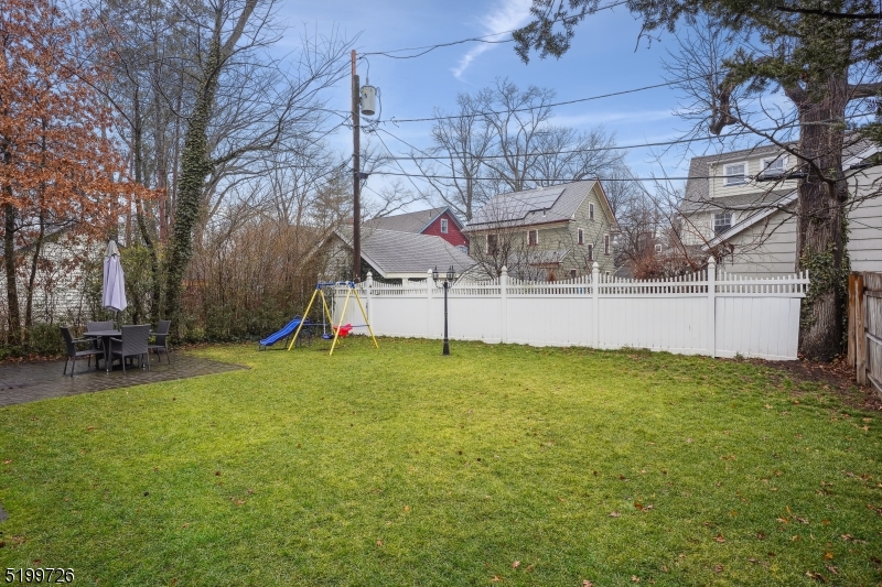 265 Ward Pl