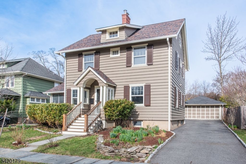 14 Burnside St